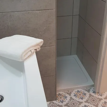 Bright & Modern Studio,sliema